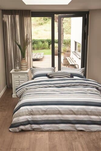 Rivièra Maison Riviera Maison Dekbedovertrek Sturdy Stripe Marineblauw 200x200/220 cm