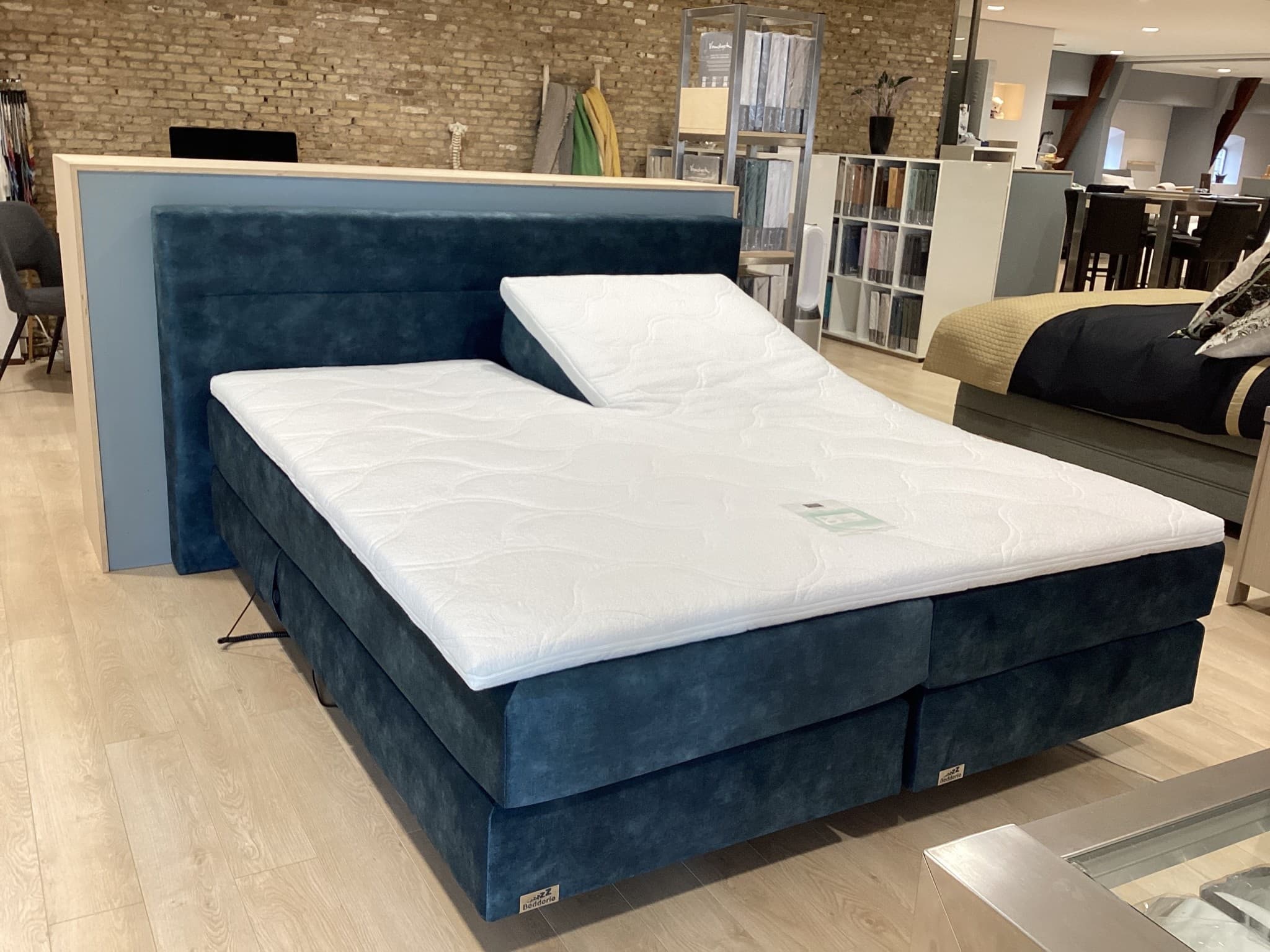 SLP X4 Lined 180x210 cm Boxspring elektrisch verstelbaar