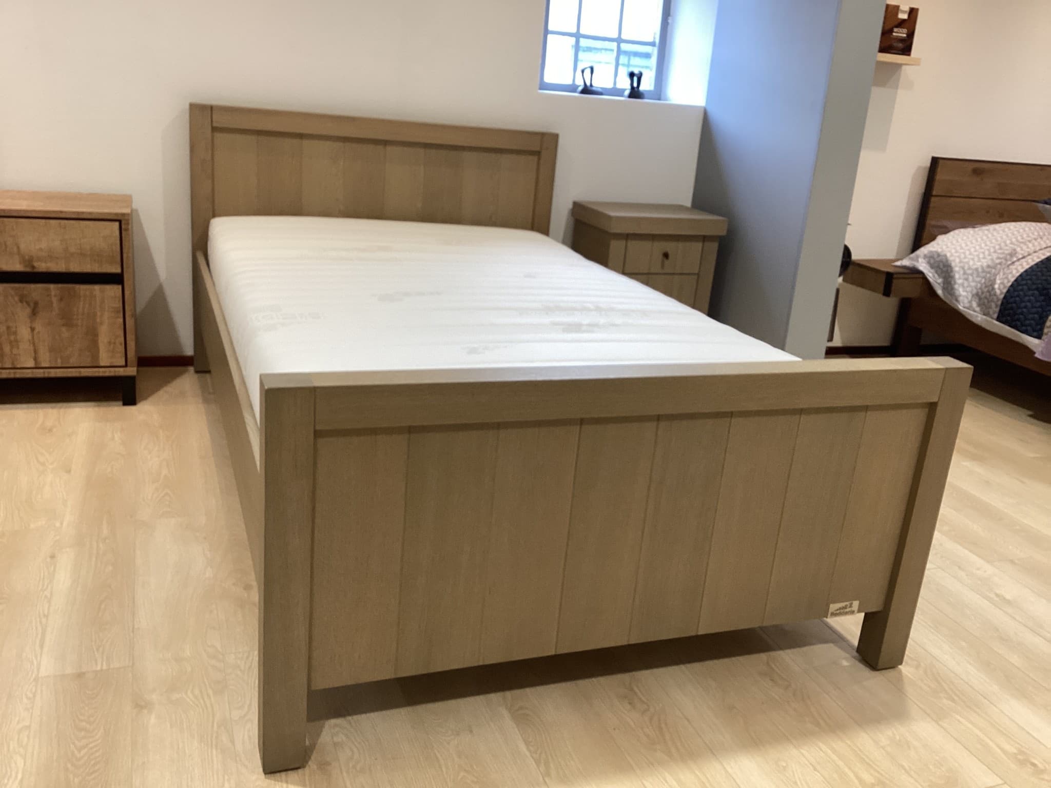 Royal 120x200 cm Ledikant Showmodel