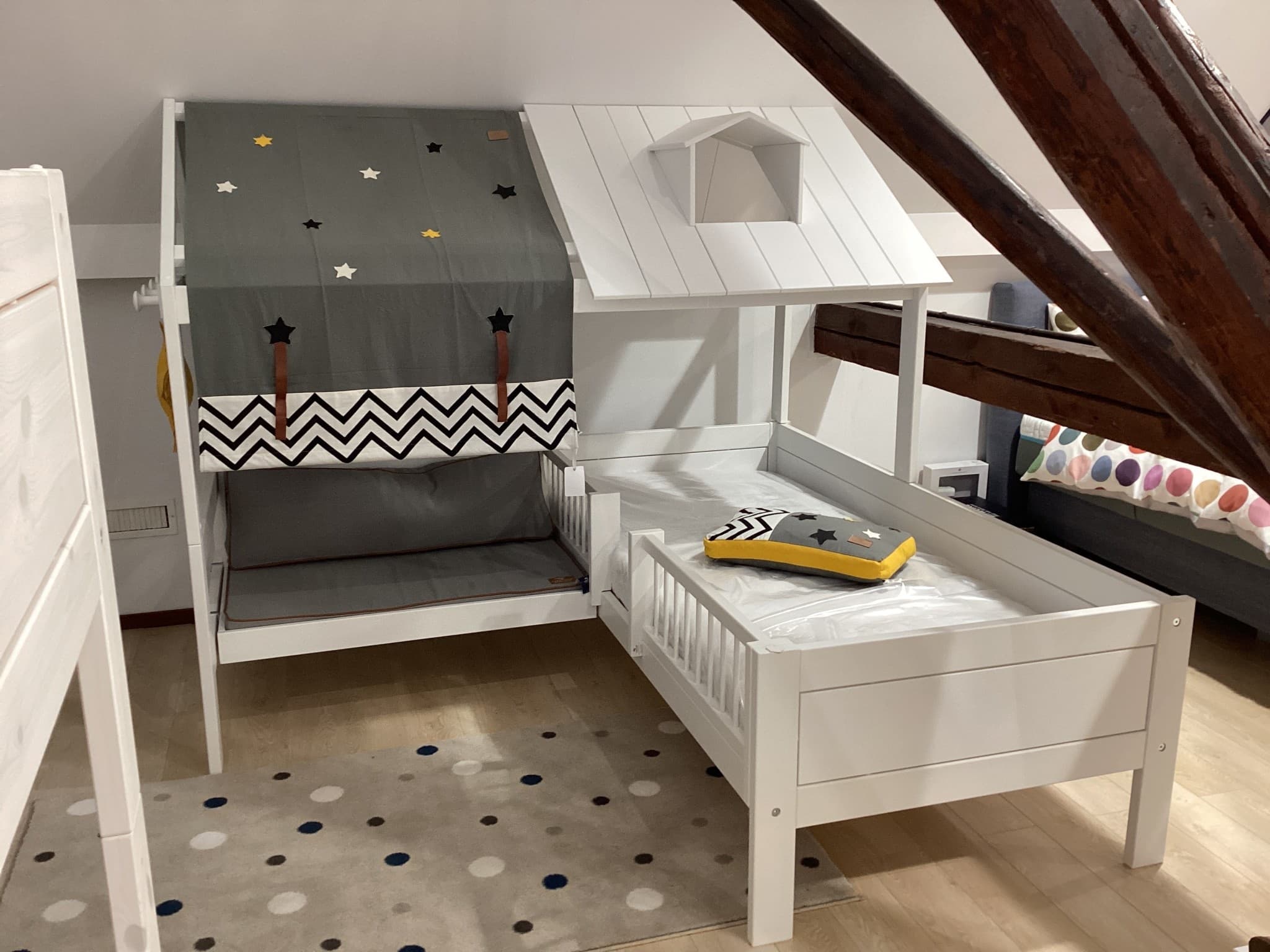 Lifetime Hoekopstelling Beach House met Among de stars thema. Dit betreft en bed wat in onze winkel heeft gestaan.