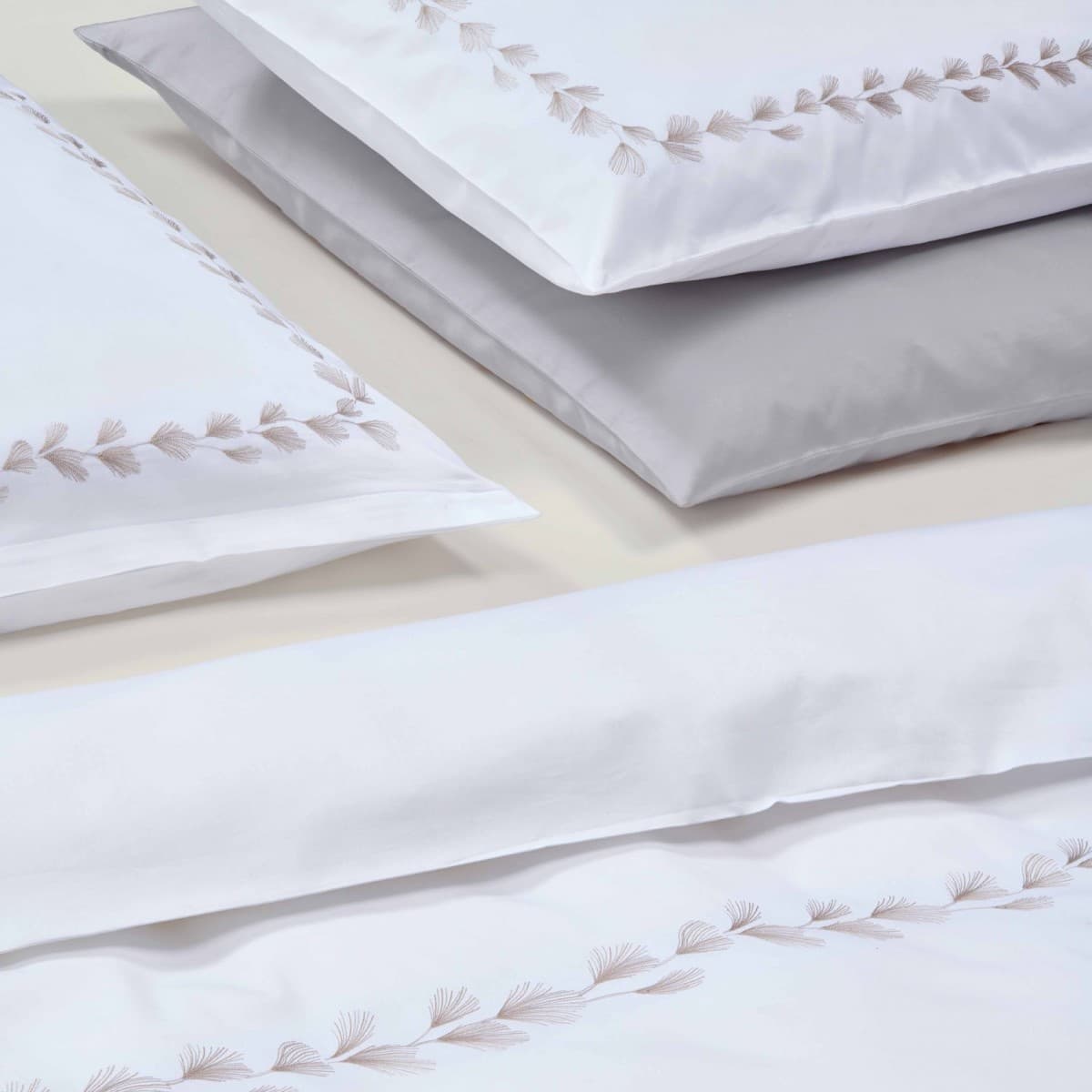 Christian Fischbacher Foglia dekbedovertrek