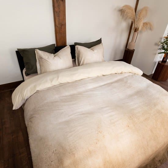 Kayori Rifu Dekbedovertrek Katoensatijn - 200x200-220 + 2 slopen - Tweepersoons - Zacht, Ademend & Vochtregulerend - Zand