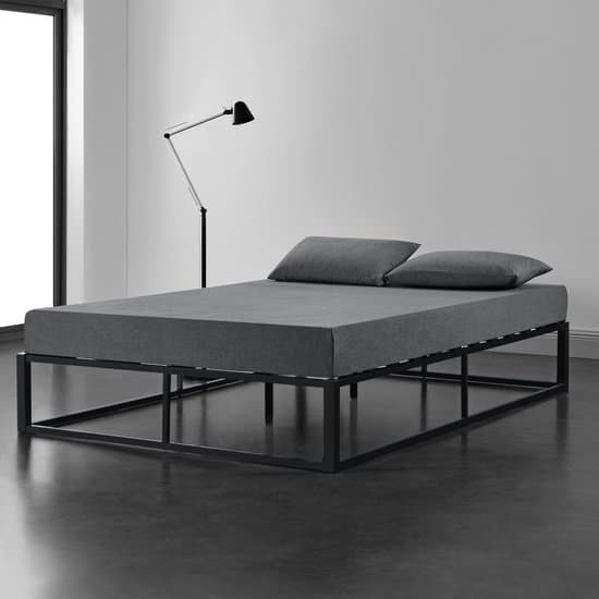 Stalen bed met lattenbodem 160x200 cm zwart