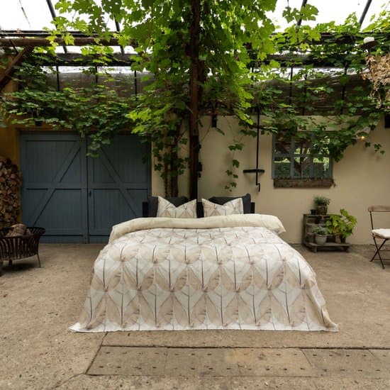 Kayori Kushi Dekbedovertrek Katoensatijn - 240x200-220 + 2 slopen - Lits-jumeaux - Zacht, Ademend & Vochtregulerend - Naturel