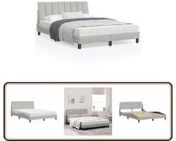 vidaXL Bed met matras fluweel lichtgrijs 120x200 cm