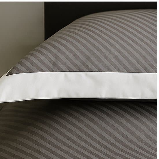 Socrates Luxe 4-delige Beddengoedset – 100% Katoen – 80s – Zacht & Ademend – 240x220 cm – Grijs/Wit