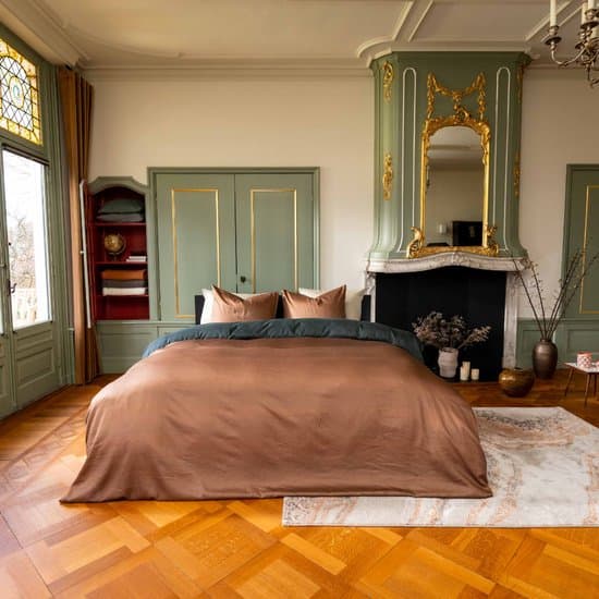 Kayori Myoko Dekbedovertrek Katoensatijn Terra - 200x200-220 + 2 slopen - Tweepersoons - Zacht, Ademend & Vochtregulerend - Bruin