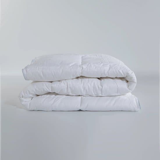 Luna Bedding - Dekbed - Wol - 4 seizoenen - Anti Allergisch - 200x200