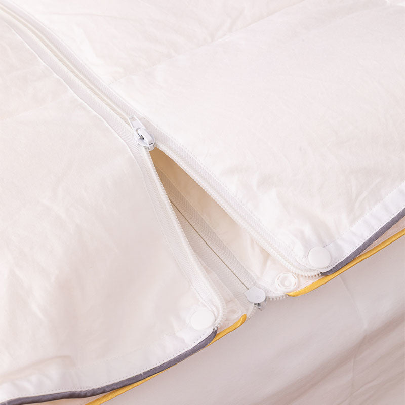 Dekbed Partnerdekbed Dons 240x200 Cm - 4 Seizoenen - 240x200 Cm (Lits-Jumeaux) - Presence 1260 Gr (960 Gr + 300 Gr) - Dekbed-Discounter.nl