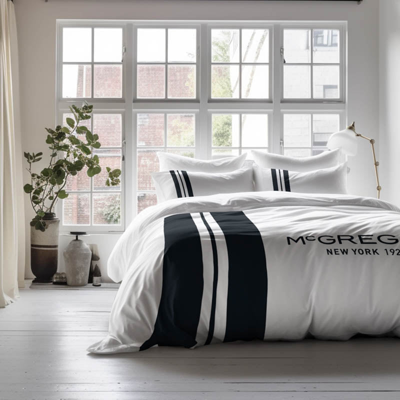 Dekbedovertrek McGregor Katoen Queens Wit LitsJumeaux (240x220 Cm) Wit Katoen Strepen & Hotel Luxe McGregor - Overtrek - 240x220 Cm - Dekbed-Discounter.nl